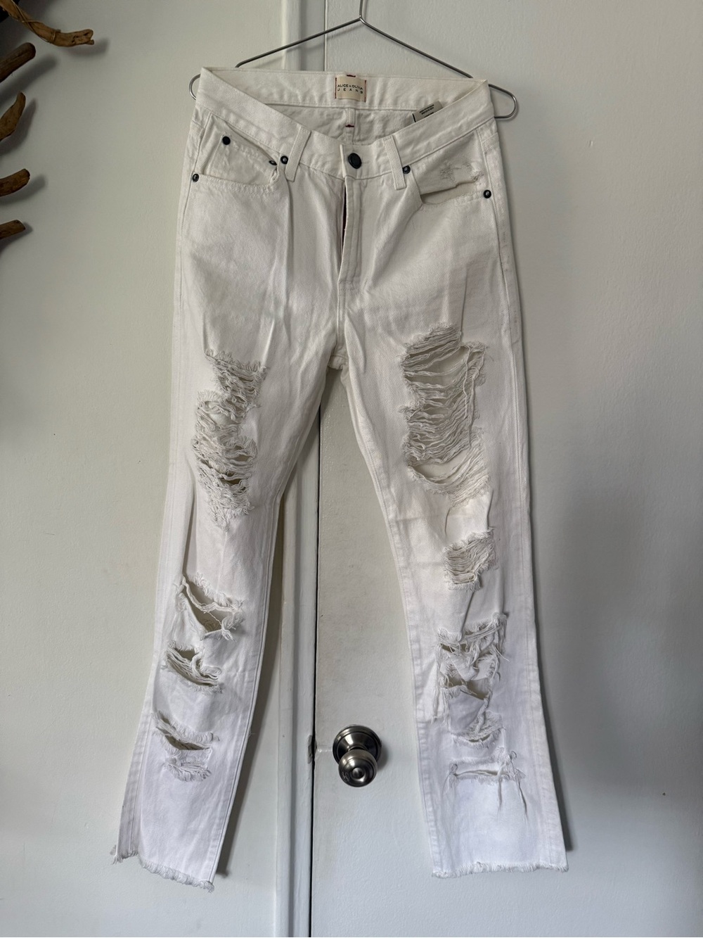 White Distressed A+O Women’s Jeans